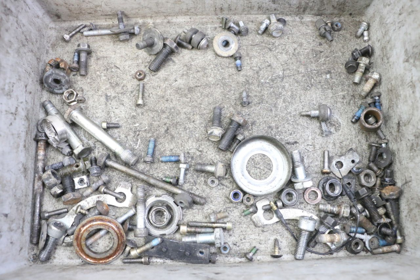 photo de ZAK SCHROEVEN EN BEVESTIGINGSMATERIAAL YAMAHA TZR 50 (2008 - 2016) - Hoofdaanzicht