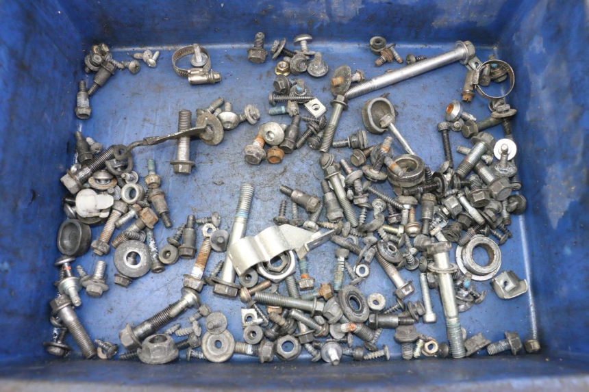 photo de ZAK SCHROEVEN EN BEVESTIGINGSMATERIAAL YAMAHA X-MAX XMAX ABS 250 (2010 - 2014) - Hoofdaanzicht