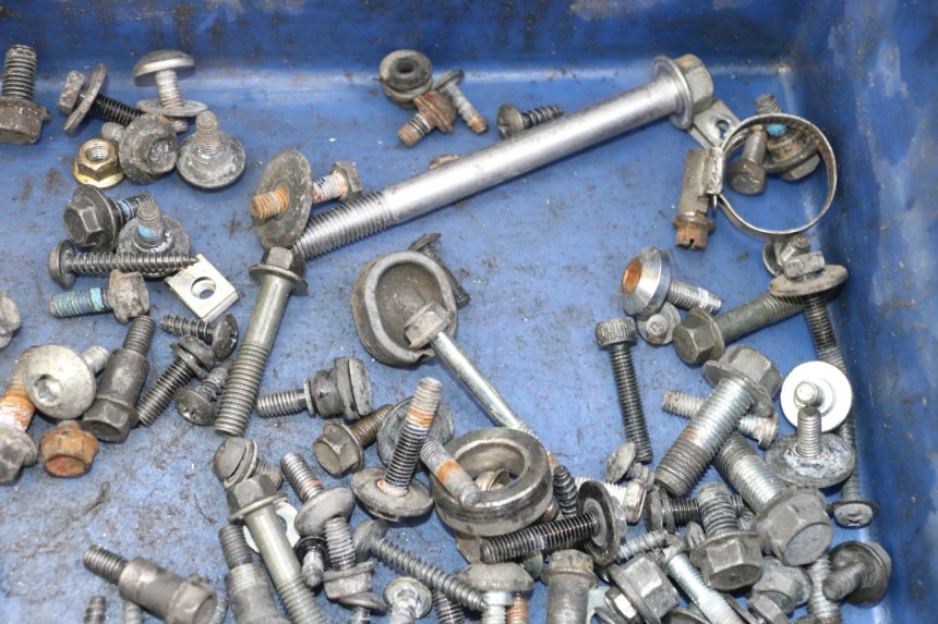 photo de ZAK SCHROEVEN EN BEVESTIGINGSMATERIAAL YAMAHA X-MAX XMAX ABS 250 (2010 - 2014) - Zoom op gebruiksstaat