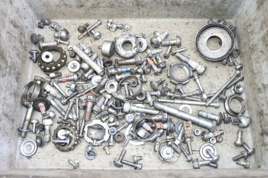 photo de ZAK SCHROEVEN EN BEVESTIGINGSMATERIAAL YAMAHA XJ6 ABS 600 (2008 - 2016) - Hoofdaanzicht