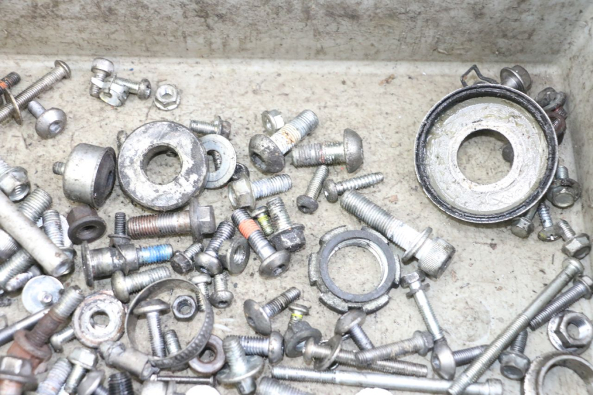 photo de ZAK SCHROEVEN EN BEVESTIGINGSMATERIAAL YAMAHA XJ6 ABS 600 (2008 - 2016) - Andere kijkhoek