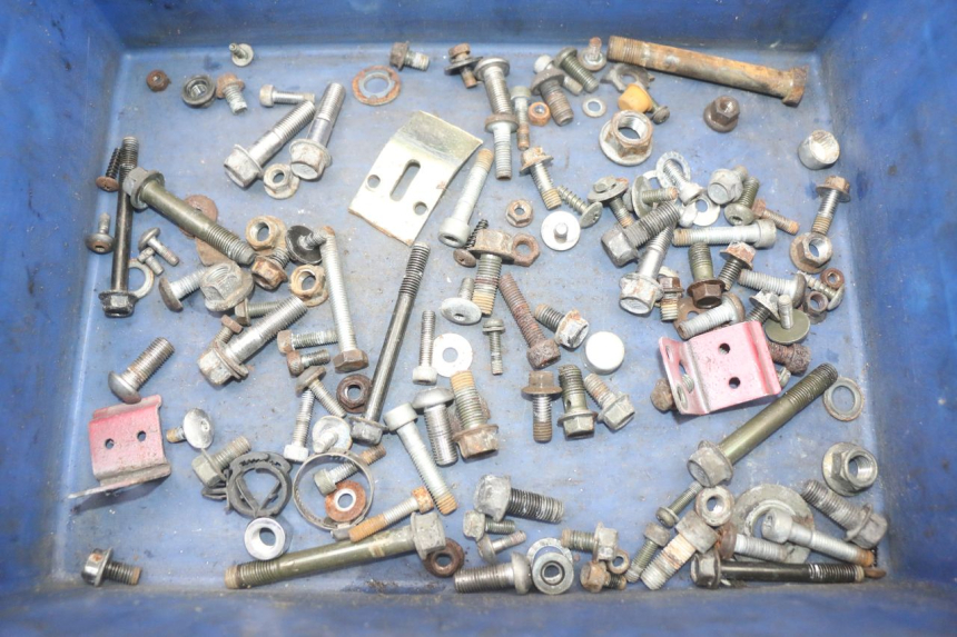 photo de ZAK SCHROEVEN EN BEVESTIGINGSMATERIAAL YAMAHA XVS DRAG STAR DRAGSTAR 650 (1997 - 2007) - Hoofdaanzicht