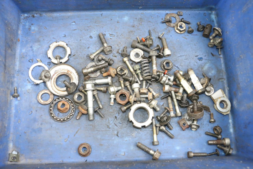 photo de ZAK SCHROEVEN EN BEVESTIGINGSMATERIAAL YAMAHA YN NEO'S 50 (1997 - 2004) - Hoofdaanzicht