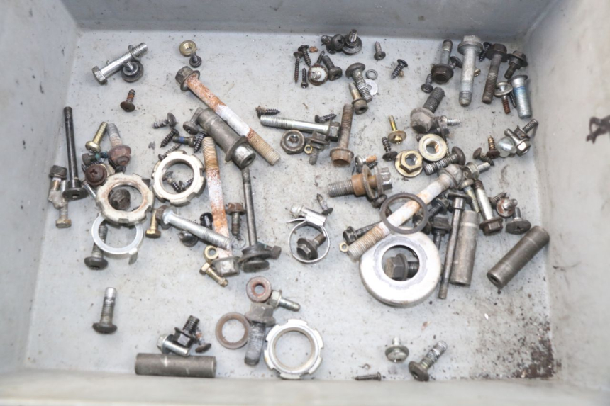 photo de ZAK SCHROEVEN EN BEVESTIGINGSMATERIAAL YAMAHA YP MAJESTY 125 (2007 - 2010) - Hoofdaanzicht