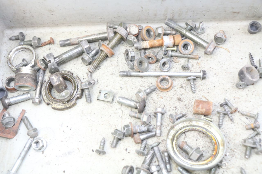 photo de ZAK SCHROEVEN EN BEVESTIGINGSMATERIAAL YIYING YY50QT-10 50 (2007 - 2022) - Andere kijkhoek