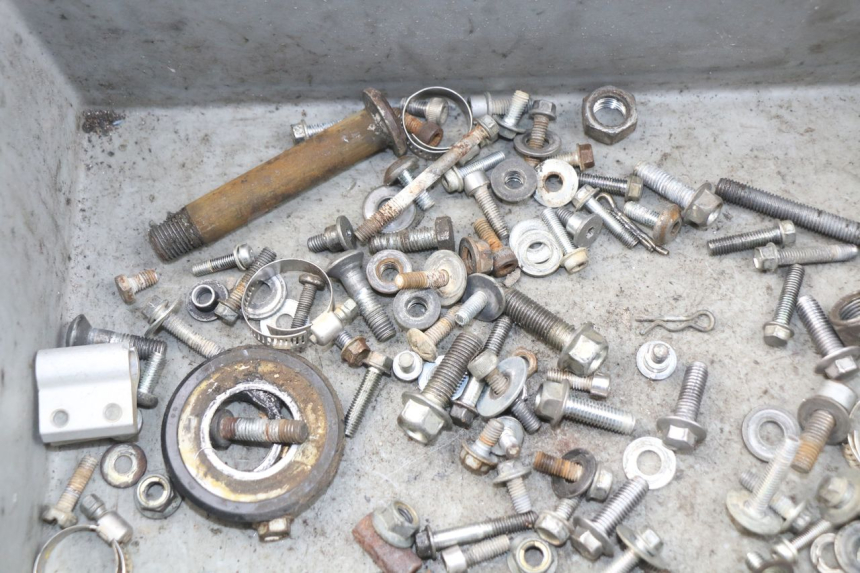 photo de ZAK SCHROEVEN EN BEVESTIGINGSMATERIAAL YAMAHA YZ-F YZF 250 (2014 - 2018) - Andere kijkhoek