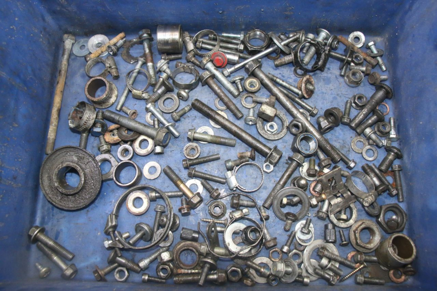 photo de ZAK SCHROEVEN EN BEVESTIGINGSMATERIAAL YAMAHA YZ 125 (1998 - 2005) - Hoofdaanzicht