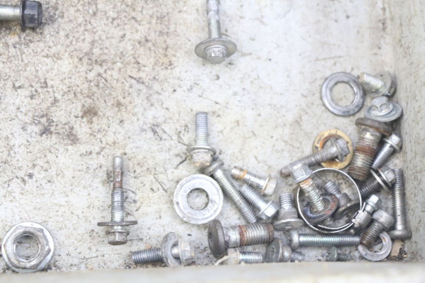 photo de ZAK SCHROEVEN EN BEVESTIGINGSMATERIAAL YAMAHA YZ 85 (2002 - 2018) - Zoom op gebruiksstaat