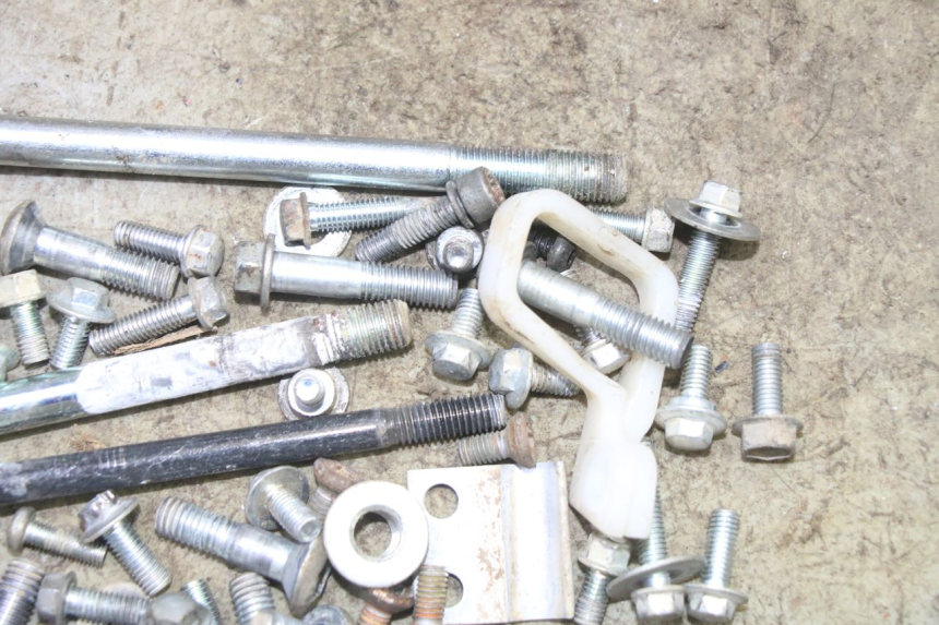 photo de ZAK SCHROEVEN EN BEVESTIGINGSMATERIAAL YAMAHA YZ 85 (2022 - 2025) - Zoom op gebruiksstaat