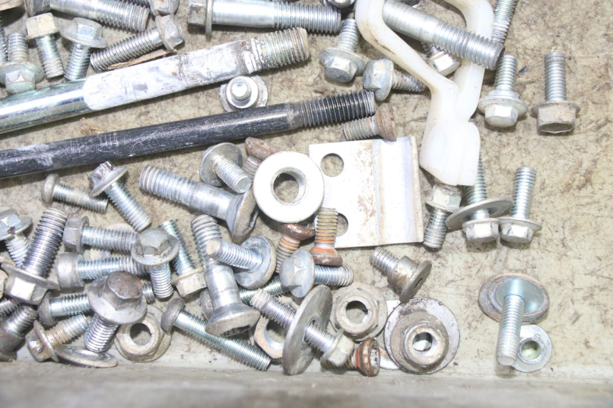 photo de ZAK SCHROEVEN EN BEVESTIGINGSMATERIAAL YAMAHA YZ 85 (2022 - 2025) - Technische close-up