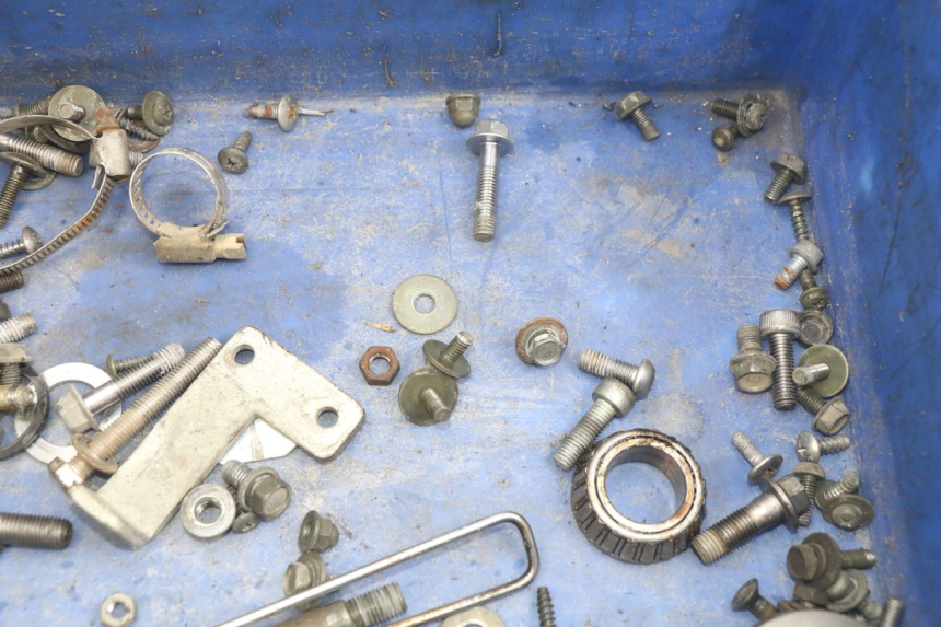 photo de ZAK SCHROEVEN EN BEVESTIGINGSMATERIAAL YAMAHA YZF R THUNDERCAT 600 (1996 - 2003) - Andere kijkhoek