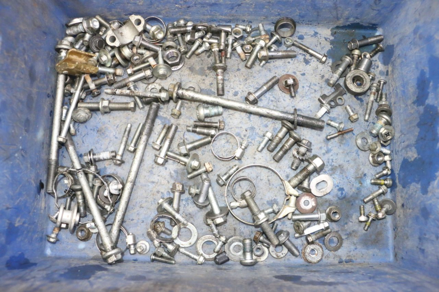 photo de ZAK SCHROEVEN EN BEVESTIGINGSMATERIAAL YAMAHA YZF YZ-F 450 (2014 - 2016) - Hoofdaanzicht