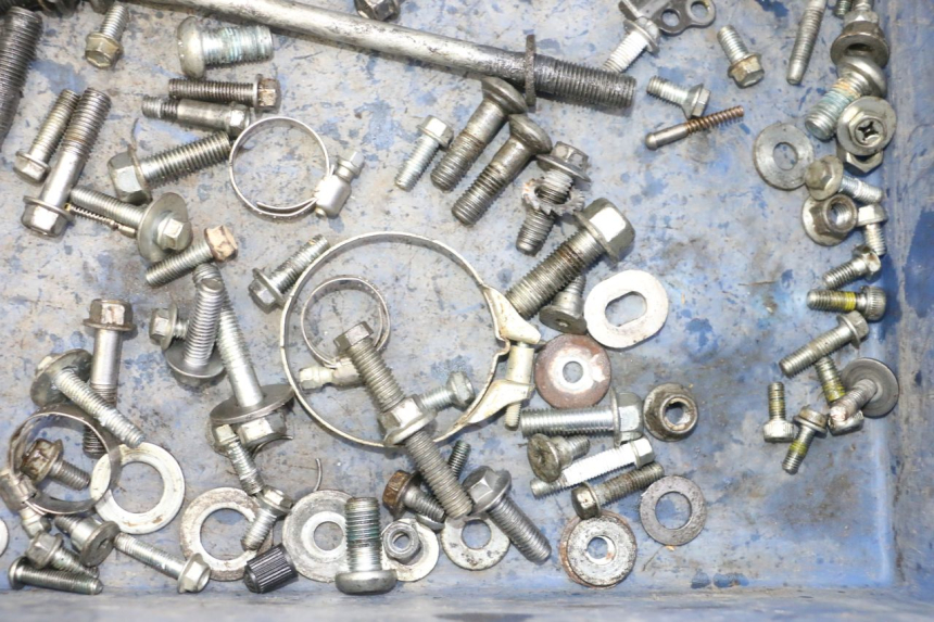 photo de ZAK SCHROEVEN EN BEVESTIGINGSMATERIAAL YAMAHA YZF YZ-F 450 (2014 - 2016) - Zoom op gebruiksstaat