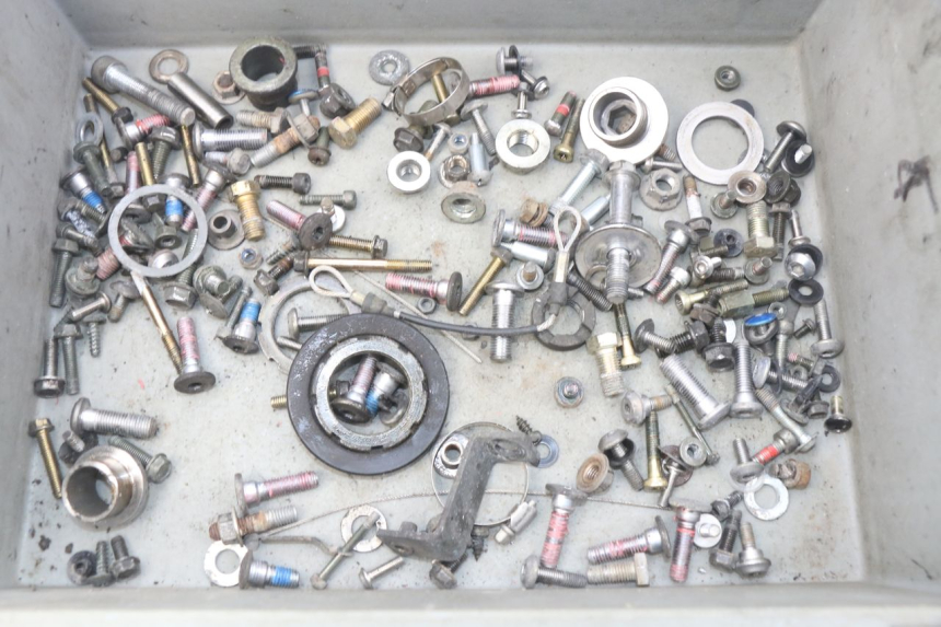 photo de ZAK SCHROEVEN EN BEVESTIGINGSMATERIAAL KAWASAKI Z S 750 (2003 - 2006) - Hoofdaanzicht