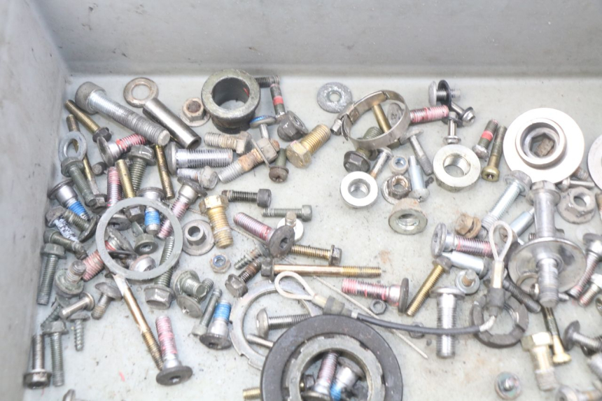 photo de ZAK SCHROEVEN EN BEVESTIGINGSMATERIAAL KAWASAKI Z S 750 (2003 - 2006) - Andere kijkhoek