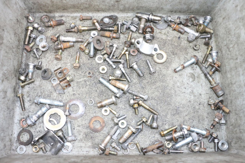 photo de ZAK SCHROEVEN EN BEVESTIGINGSMATERIAAL KYMCO ZING 125 (1997 - 2003) - Hoofdaanzicht