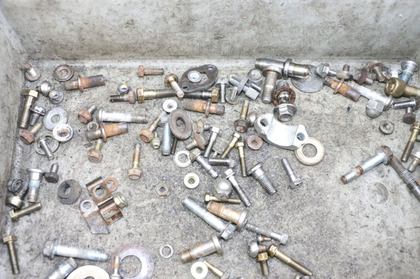 photo de ZAK SCHROEVEN EN BEVESTIGINGSMATERIAAL KYMCO ZING 125 (1997 - 2003) - Zoom op gebruiksstaat