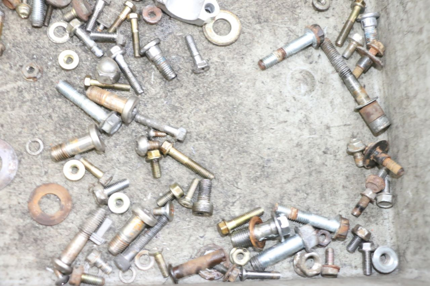 photo de ZAK SCHROEVEN EN BEVESTIGINGSMATERIAAL KYMCO ZING 125 (1997 - 2003) - Technische close-up