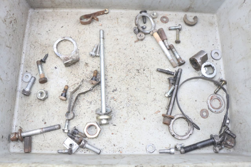 photo de ZAK SCHROEVEN EN BEVESTIGINGSMATERIAAL PIAGGIO ZIP 2T 50 (2009 - 2019) - Detail van het onderdeel