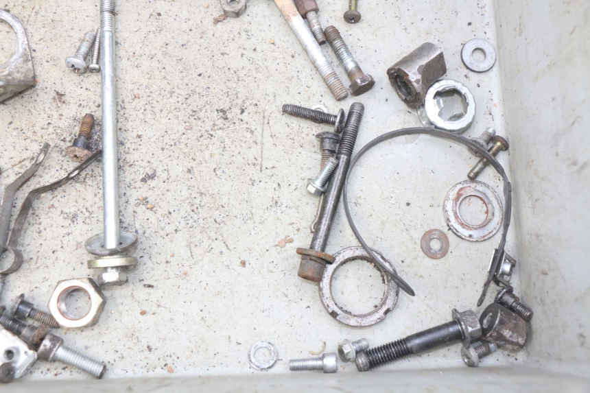 photo de ZAK SCHROEVEN EN BEVESTIGINGSMATERIAAL PIAGGIO ZIP 2T 50 (2009 - 2019) - Zoom op gebruiksstaat