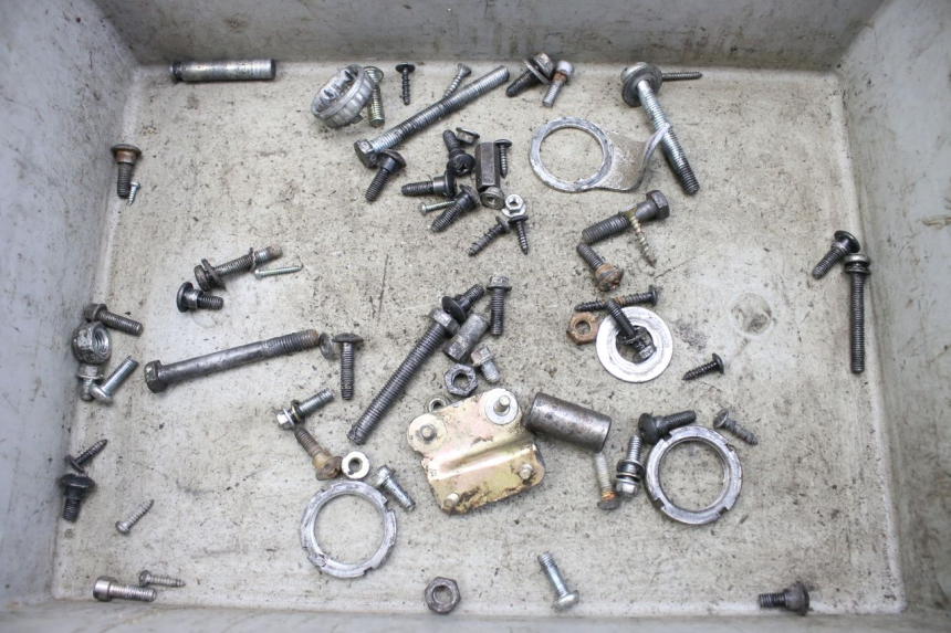 photo de ZAK SCHROEVEN EN BEVESTIGINGSMATERIAAL PIAGGIO ZIP 2T 50 (2009 - 2019) - Detail van het onderdeel