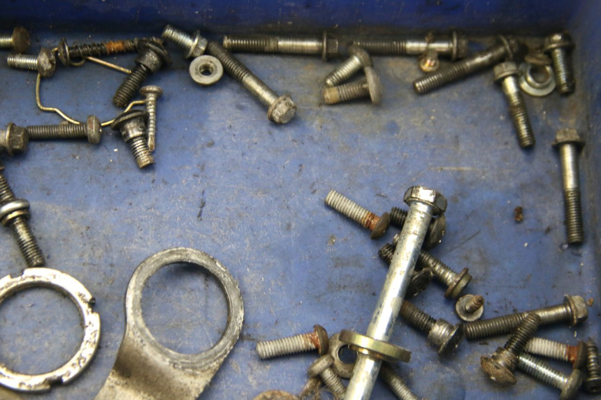 photo de ZAK SCHROEVEN EN BEVESTIGINGSMATERIAAL PIAGGIO ZIP 2T 50 (2009 - 2019) - Andere kijkhoek