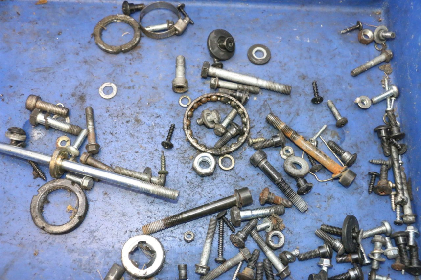 photo de ZAK SCHROEVEN EN BEVESTIGINGSMATERIAAL PIAGGIO ZIP 2T 50 (2009 - 2019) - Overzicht