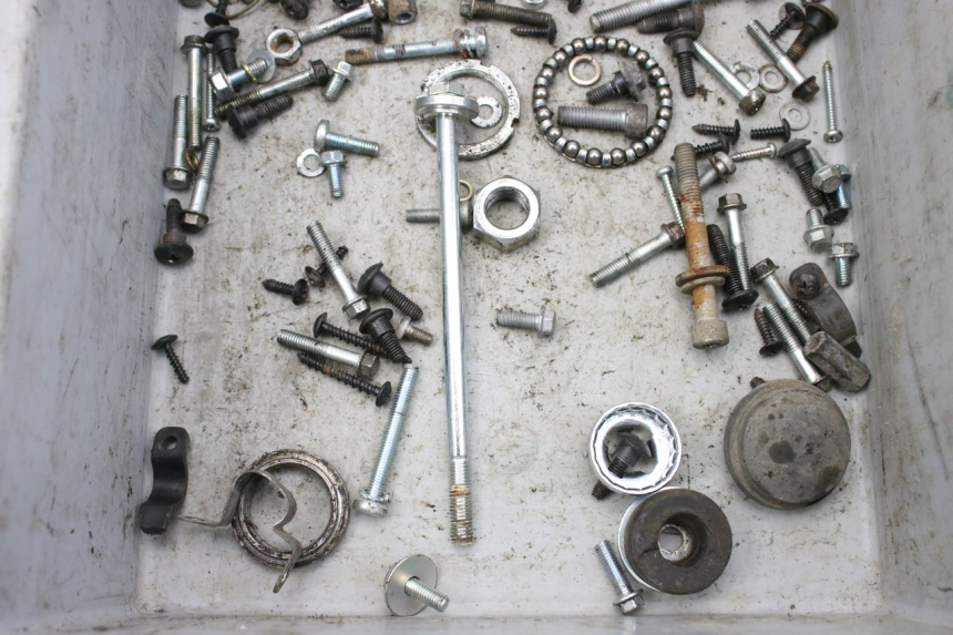 photo de ZAK SCHROEVEN EN BEVESTIGINGSMATERIAAL PIAGGIO ZIP 4T 50 (2018 - 2020) - Andere kijkhoek