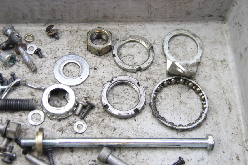 photo de ZAK SCHROEVEN EN BEVESTIGINGSMATERIAAL PIAGGIO ZIP 4T 50 (2018 - 2020) - Andere kijkhoek