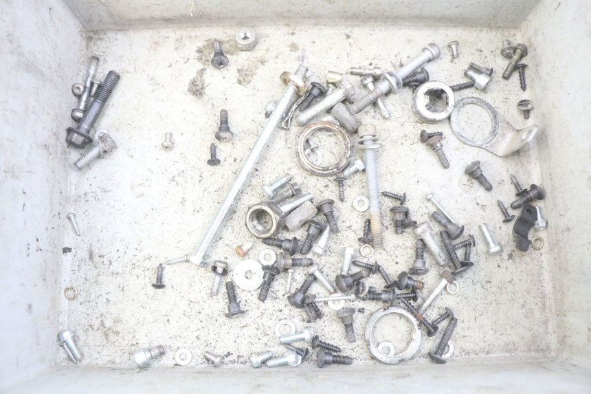 photo de ZAK SCHROEVEN EN BEVESTIGINGSMATERIAAL PIAGGIO ZIP 4T 50 (2018 - 2020) - Hoofdaanzicht