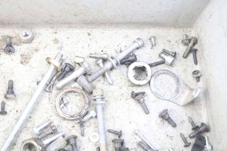 photo de ZAK SCHROEVEN EN BEVESTIGINGSMATERIAAL PIAGGIO ZIP 4T 50 (2018 - 2020) - Andere kijkhoek