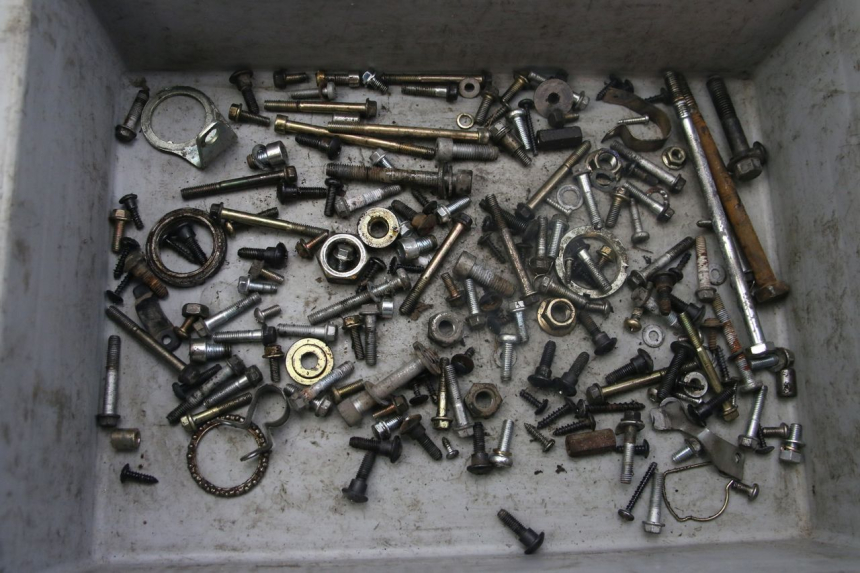 photo de ZAK SCHROEVEN EN BEVESTIGINGSMATERIAAL PIAGGIO ZIP 4T 50 (2018 - 2020) - Hoofdaanzicht