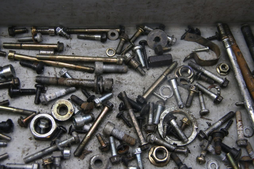 photo de ZAK SCHROEVEN EN BEVESTIGINGSMATERIAAL PIAGGIO ZIP 4T 50 (2018 - 2020) - Overzicht