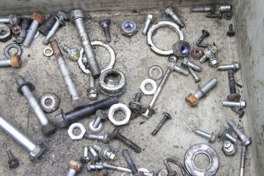 photo de ZAK SCHROEVEN EN BEVESTIGINGSMATERIAAL PIAGGIO ZIP 4T 50 (2018 - 2020) - Andere kijkhoek