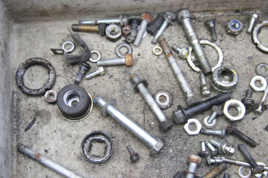 photo de ZAK SCHROEVEN EN BEVESTIGINGSMATERIAAL PIAGGIO ZIP 4T 50 (2018 - 2020) - Technische close-up