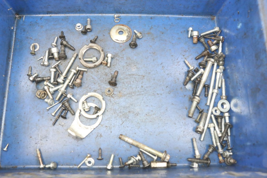 photo de ZAK SCHROEVEN EN BEVESTIGINGSMATERIAAL PIAGGIO ZIP 4T 50 (2018 - 2020) - Hoofdaanzicht