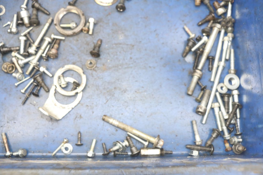 photo de ZAK SCHROEVEN EN BEVESTIGINGSMATERIAAL PIAGGIO ZIP 4T 50 (2018 - 2020) - Zoom op gebruiksstaat