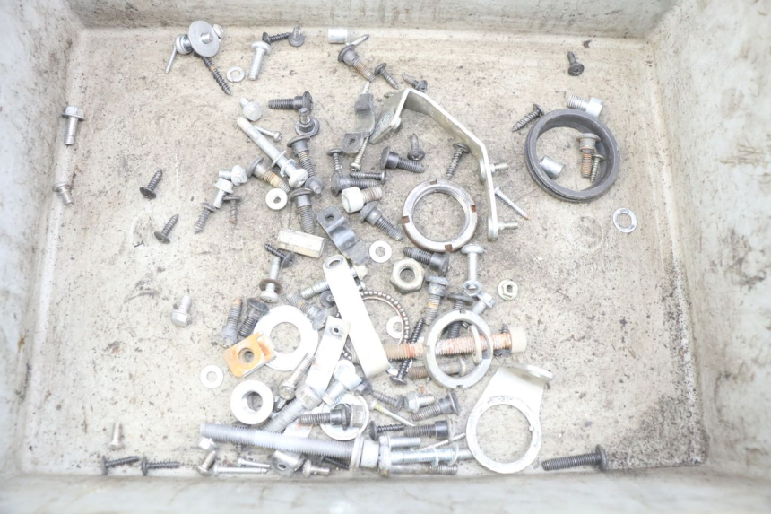 photo de ZAK SCHROEVEN EN BEVESTIGINGSMATERIAAL PIAGGIO ZIP 4T 50 (2018 - 2020) - Hoofdaanzicht