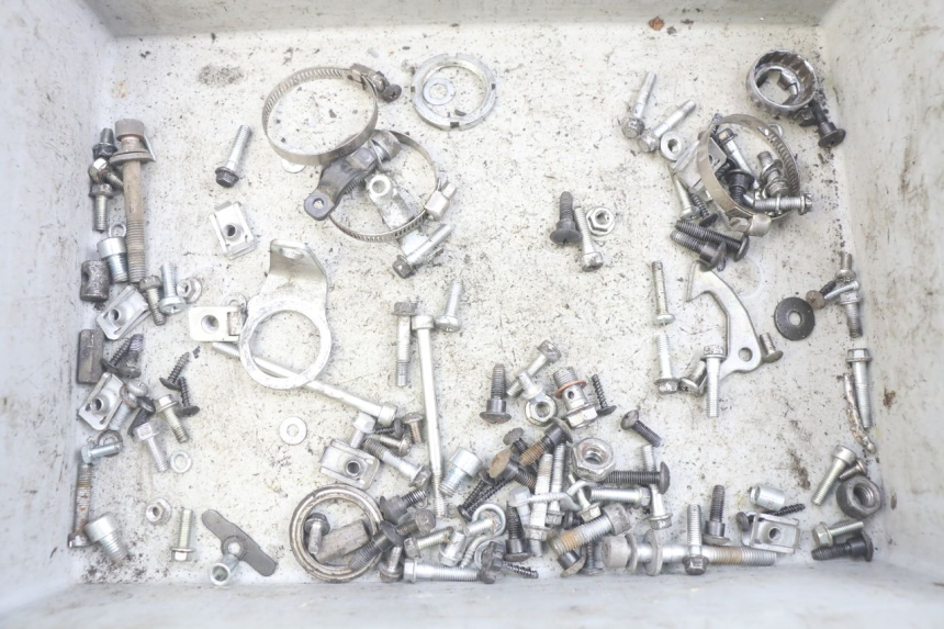 photo de ZAK SCHROEVEN EN BEVESTIGINGSMATERIAAL PIAGGIO ZIP 4T 50 (2018 - 2020) - Hoofdaanzicht