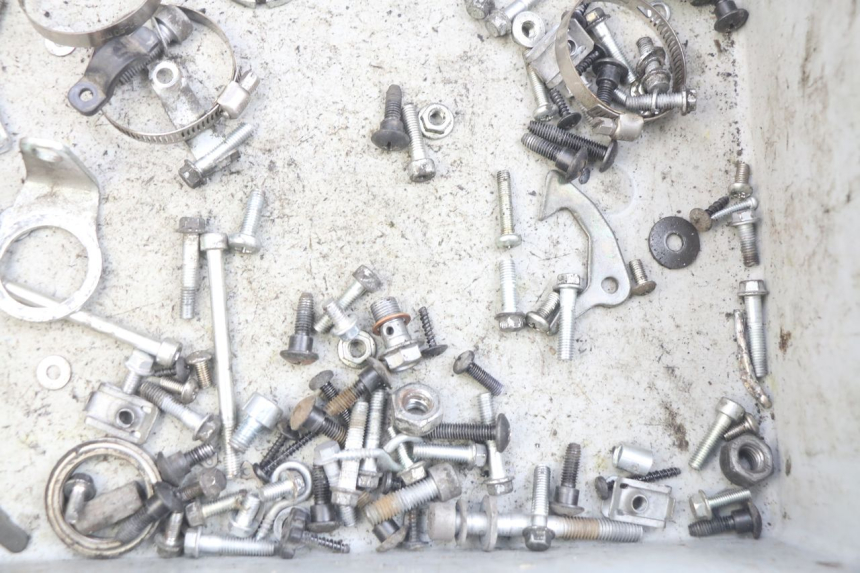 photo de ZAK SCHROEVEN EN BEVESTIGINGSMATERIAAL PIAGGIO ZIP 4T 50 (2018 - 2020) - Zoom op gebruiksstaat