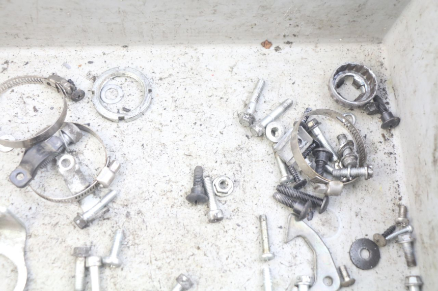 photo de ZAK SCHROEVEN EN BEVESTIGINGSMATERIAAL PIAGGIO ZIP 4T 50 (2018 - 2020) - Andere kijkhoek