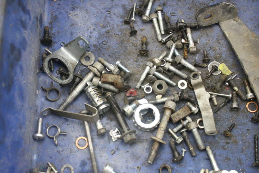 photo de ZAK SCHROEVEN EN BEVESTIGINGSMATERIAAL PIAGGIO ZIP 4T 50 (2018 - 2020) - Zoom op gebruiksstaat