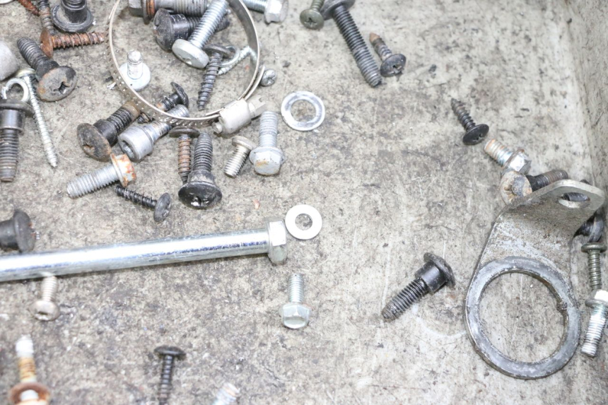 photo de ZAK SCHROEVEN EN BEVESTIGINGSMATERIAAL PIAGGIO ZIP 4T 50 (2018 - 2020) - Andere kijkhoek