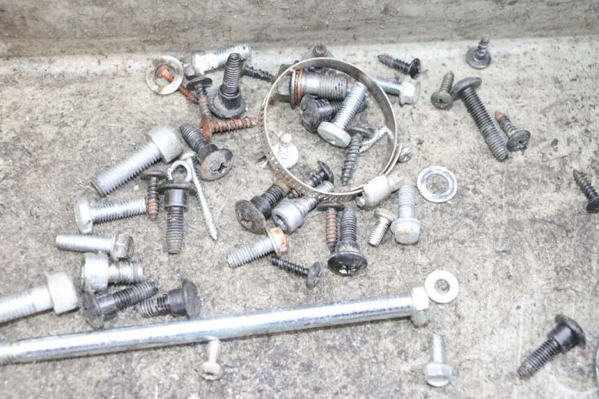 photo de ZAK SCHROEVEN EN BEVESTIGINGSMATERIAAL PIAGGIO ZIP 4T 50 (2018 - 2020) - Technische close-up