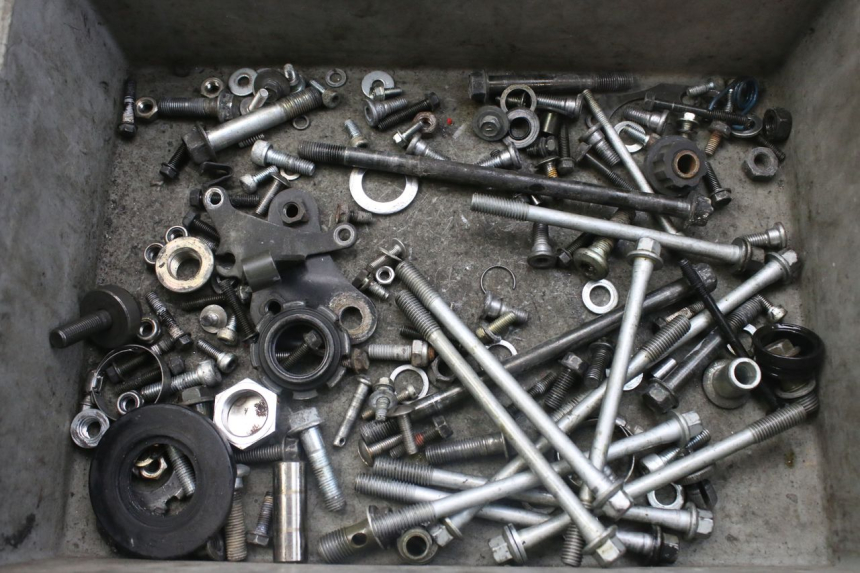 photo de ZAK SCHROEVEN EN BEVESTIGINGSMATERIAAL KAWASAKI ZX-6R ZX6R 600 (1995 - 1997) - Hoofdaanzicht