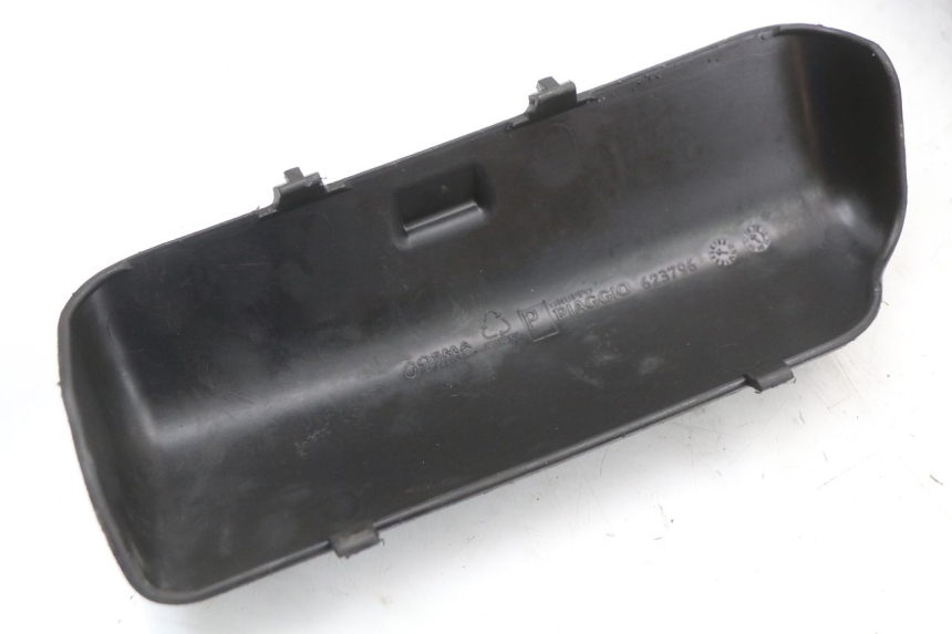 photo de RIEM VOOR GEREEDSCHAPSTAS PIAGGIO MP3 LT 400 (2007 - 2012) - Zoom op gebruiksstaat