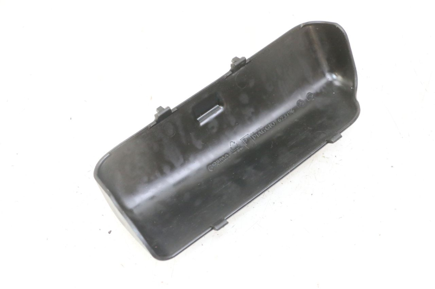 photo de RIEM VOOR GEREEDSCHAPSTAS PIAGGIO MP3 LT 300 (2010 - 2016) - Detail van het onderdeel