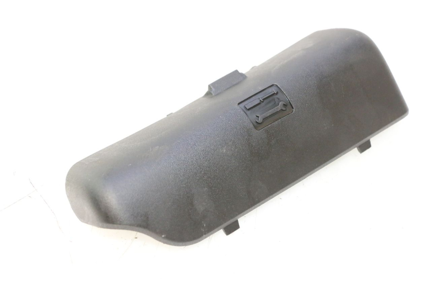 photo de RIEM VOOR GEREEDSCHAPSTAS PIAGGIO MP3 LT 400 (2007 - 2012) - Hoofdaanzicht