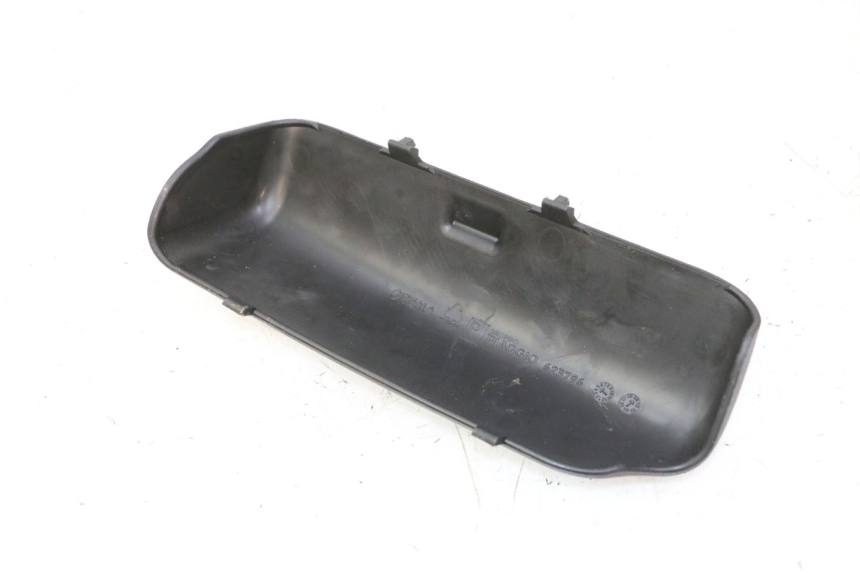 photo de RIEM VOOR GEREEDSCHAPSTAS PIAGGIO MP3 RL 250 (2006 - 2010) - Detail van het onderdeel