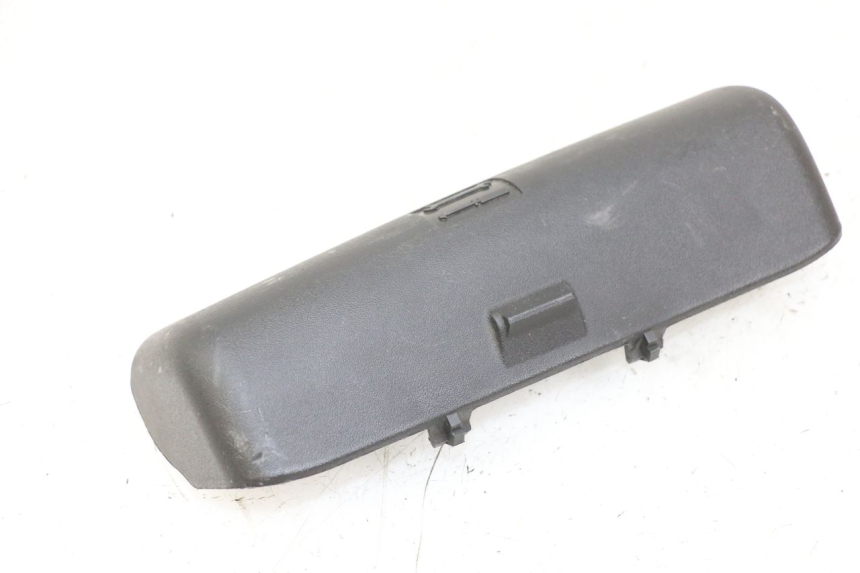 photo de RIEM VOOR GEREEDSCHAPSTAS PIAGGIO MP3 LT 400 (2007 - 2012) - Zoom op gebruiksstaat